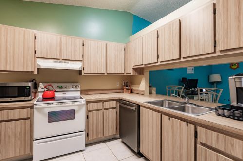 22 Winchmore Ln, Boynton Beach, FL 33426-8104