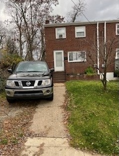 307 Charles Ter, Jeannette, PA 15644-2525