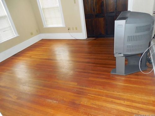 26 Waterville St, Waterbury CT  06710-1853 exterior
