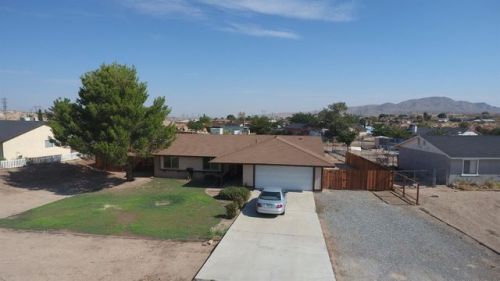 14686 Prenda St, Victorville, CA 92394-1054