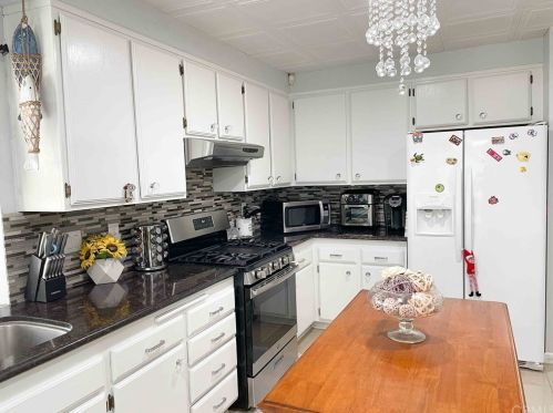 860 Plumwood St, Colton CA  92324-4523 exterior