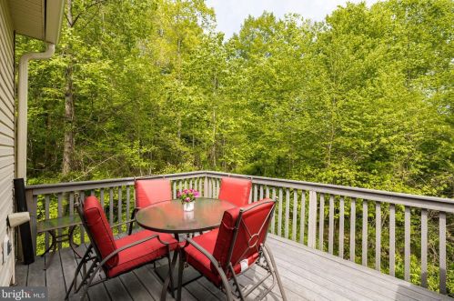 1911 Phipps Cir, Downingtown, PA 19335-1489