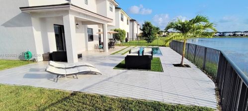 15800 88th Ave, Hialeah FL  33018-2019 exterior