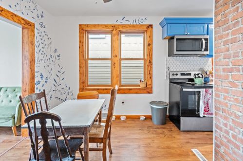 1806 Freeport Rd, New Kensington PA  15068-4004 exterior