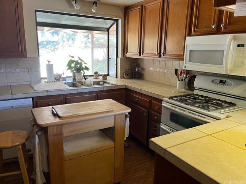 239 Broadway St, Lake Elsinore, CA 92530-5121