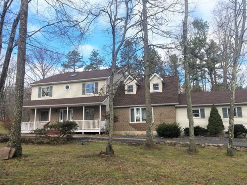 116 Woods Dr, Stroudsburg, PA 18360-8371