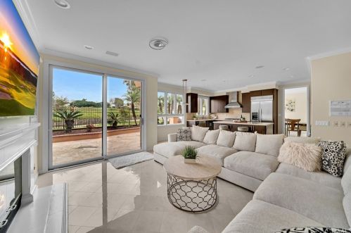 6471 Morningside Dr, Huntington Beach CA  92648-6106 exterior