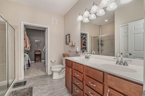 105 Woodside Park Dr, Amelia OH  45102-8711 exterior