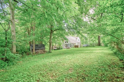 1 Kelly Ln, Milford, OH 45150-2842