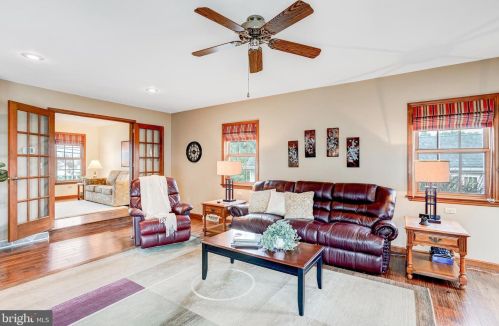 75 Maple Ave, Bareville PA  17540-9602 exterior