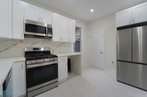 95 Shephard Ave, Newark NJ  07112-2023 exterior