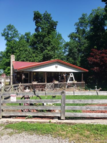 6895 Haggerty Rd, Fairfax, OH 45133-8549