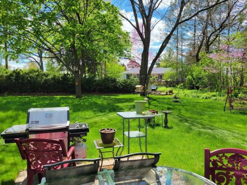 1013 Sunnyslope Dr, Chenequa, WI 53029-1512