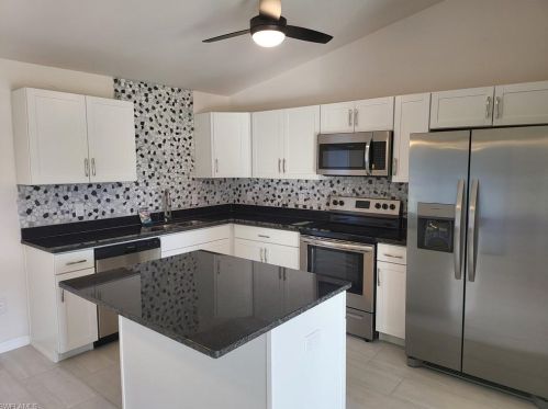1221 10th Ln, Cape Coral, FL 33909-1542