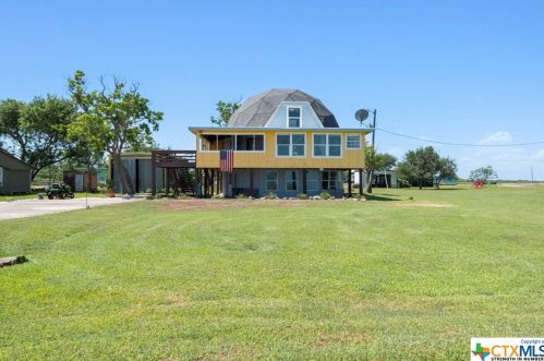 77 Alamo St, Green Lake, TX 77979-5769