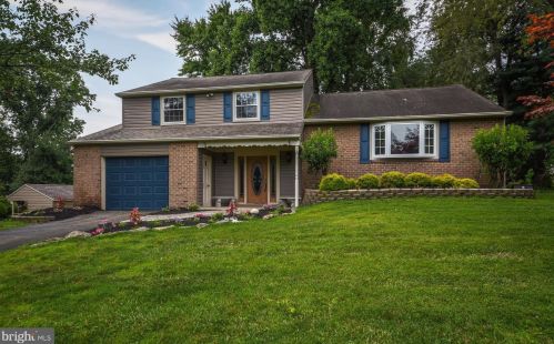 86 Buttonwood Dr, Southampton, PA 18966-1423