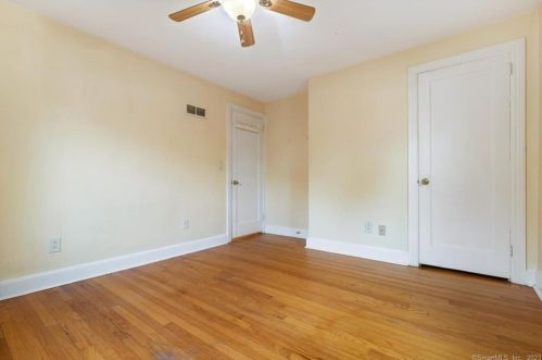 18 Phillips St, United States Coast Guard Ac CT  06320-2619 exterior