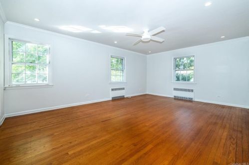 353 Hussey Rd, Mount Vernon NY  10552-2305 exterior