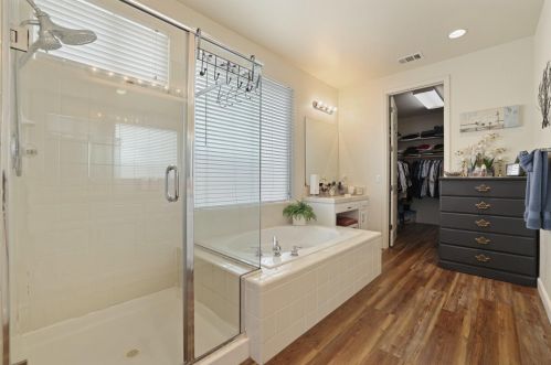 767 Red Barn Pl, Lathrop CA  95330-8975 exterior