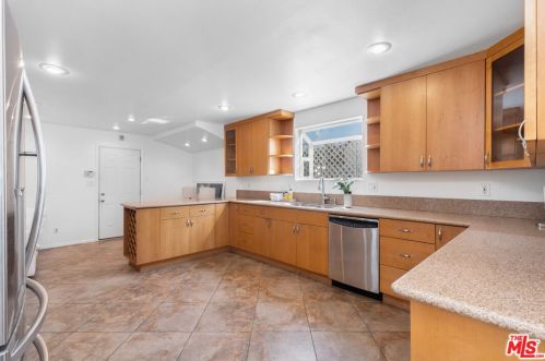 7189 Hoover Way, Buena Park CA  90620-3820 exterior