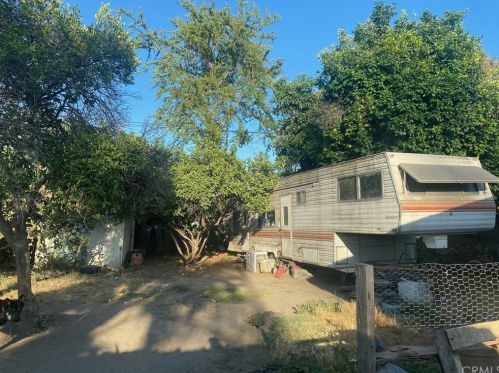 7922 Bell Gardens Ave, Bell, CA 90201-5408