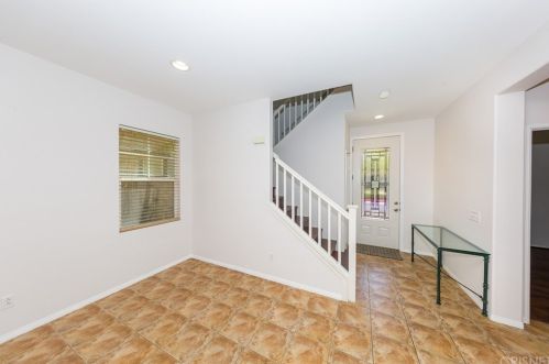 24085 Stone Creek Dr, Santa Clarita, CA 91354-1851