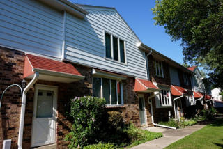3235 Canterbury Rd, Milwaukee, WI 53221-3127