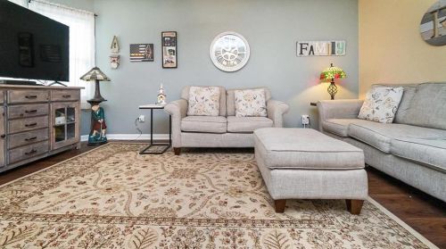 8041 Cross Creek Cir, Breinigsville PA  18031-1327 exterior