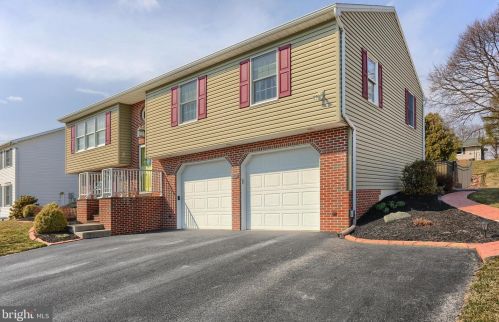 379 Limestone Rd, Carlisle, PA 17015-4344