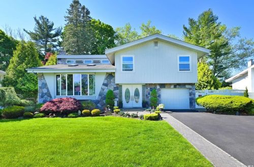 47 Forest Dr, Muttontown, NY 11753-2352