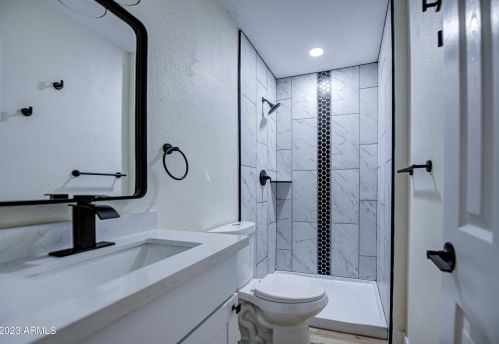 5813 37 Ave, Phoenix AZ 85053-4620 exterior