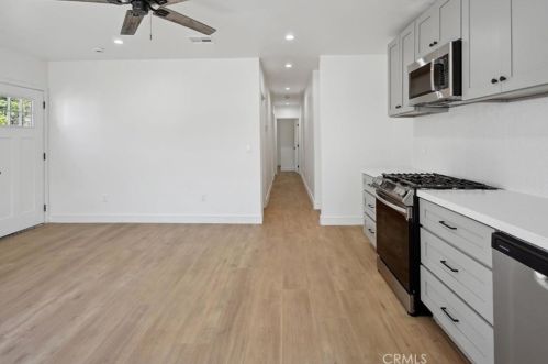 8042 Irvine Ave, North Hollywood CA  91605-1646 exterior