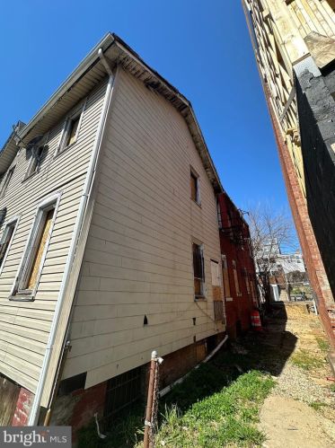 589 Columbia Rd, Washington DC 20001-2906 exterior