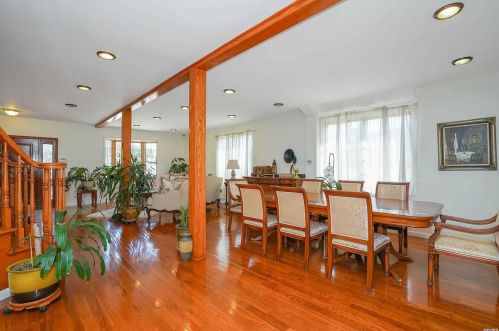 45 1st St, Floral Park NY  11003-2919 exterior
