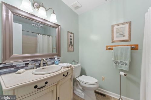 16309 Poplar Hill Rd, Haymarket VA  20169-2101 exterior