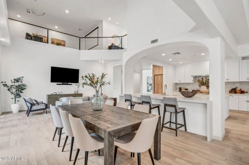 7627 22nd St, Phoenix AZ  85020-4706 exterior