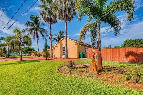 3722 Karin St, Fort Pierce, FL 34953-3860