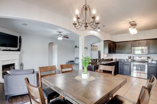 1201 Camden Yard Dr, Burleson, TX 76028-7576
