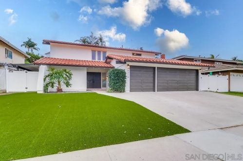 6319 Lake Athabaska Pl, San Diego CA  92119-3526 exterior