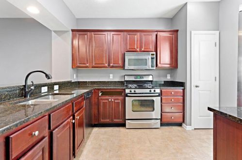 4372 Grand Crossing Blvd, Darbydale, OH 43123-8150