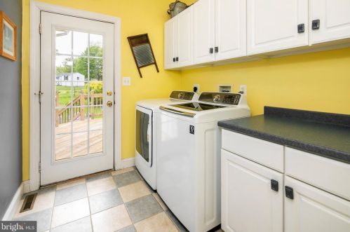 240 O St, Purcellville VA  20132-3002 exterior