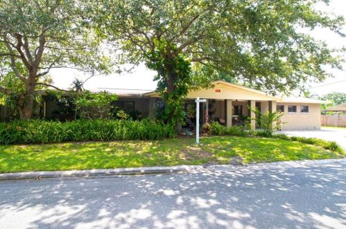 4291 Cherry St, Saint Petersburg FL  33703-5033 exterior
