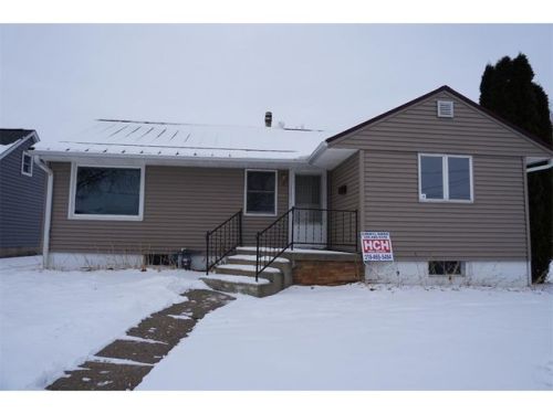 323 Cherry St, Monticello, IA 52310-1542