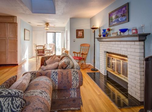 640 K St, Benicia, CA 94510-3032