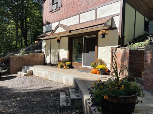 9 Whippoorwill Rd, Southington, CT 06489-2041