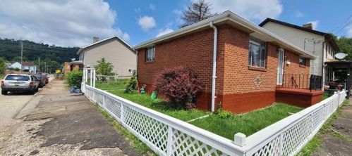 320 Pacific St, Mckeesport, PA 15132-3844