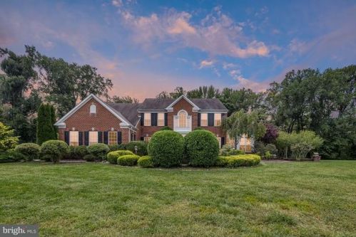 27 Kristen Ln, West Deptford, NJ 08051-1660