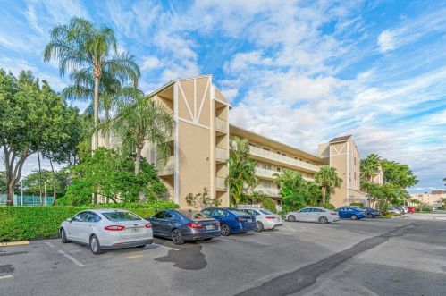 7267 Huntington Ln, Delray Beach, FL 33446-2909