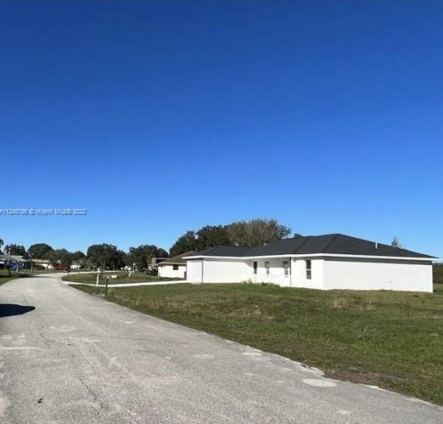 417 Cherry Tree Dr, Sebring FL  33876-6166 exterior