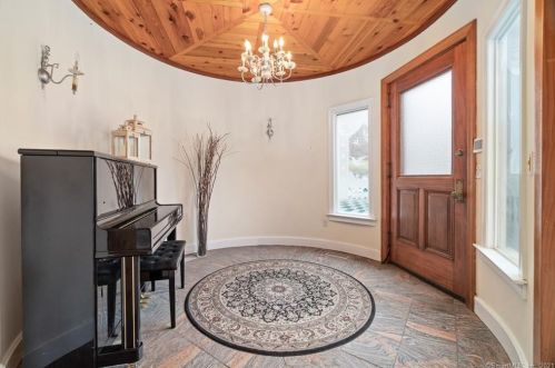 91 Plumtrees Rd, Bethel, CT 06801-1604